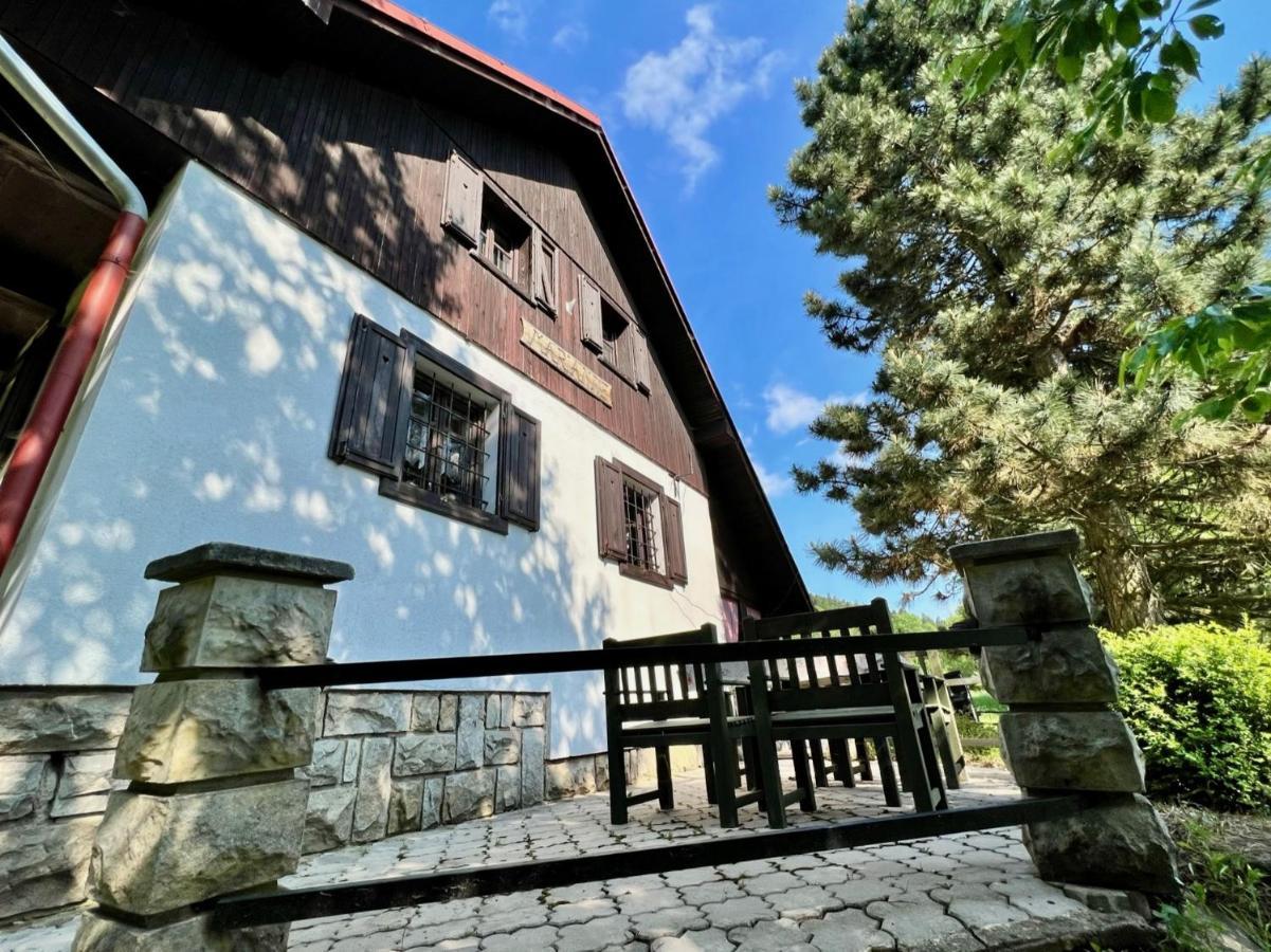 Country House Markousovice Villa Екстериор снимка